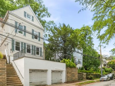 9 Desmond Avenue
