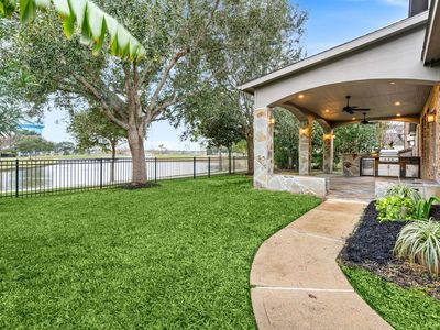2117 Quiet Falls Ln