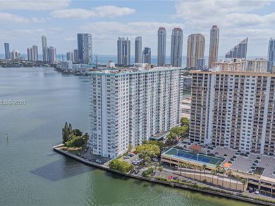 301 174th St APT 702
