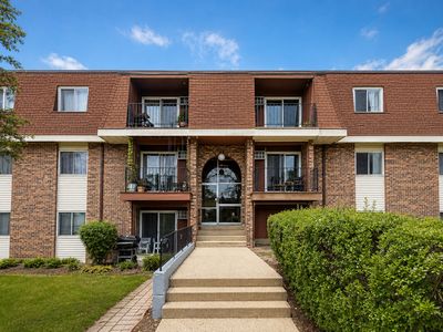 1160 Valley Ln APT 205