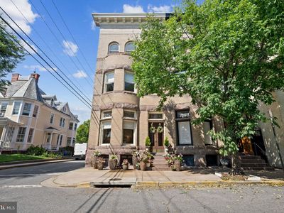 201 E 2nd St