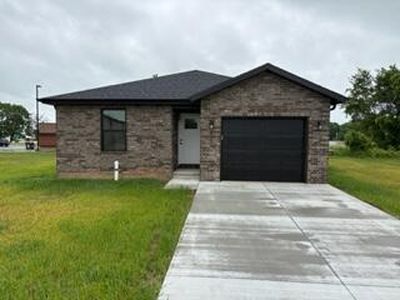 412 N Cherokee Trail