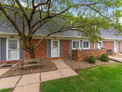 439 Peterson St