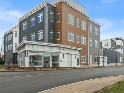 60 Cross St E #328