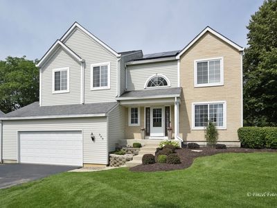 Property at 300 Briarwood Ln, Algonquin, IL