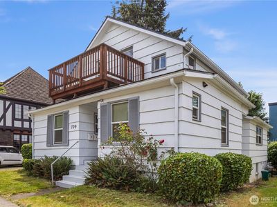 709 NE 43rd Street