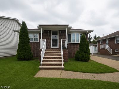 16 Jackson Avenue