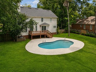 745 Lake Laurie Dr