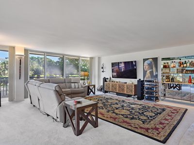 2427 Presidential Way #204