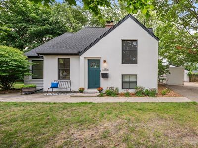 1214 Woodlawn Ave