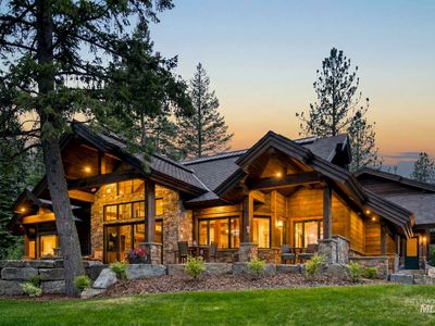 976 Discovery Dr