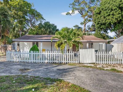 1705 Davie Boulevard