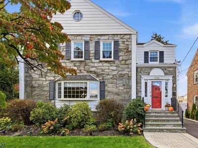 2766 Larchmont Rd