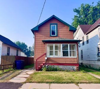 209 Riverside St