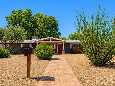 7116 E JENAN Drive