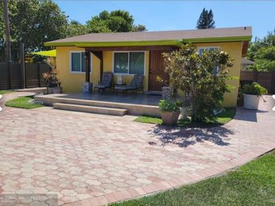 18 NW 12th Ave