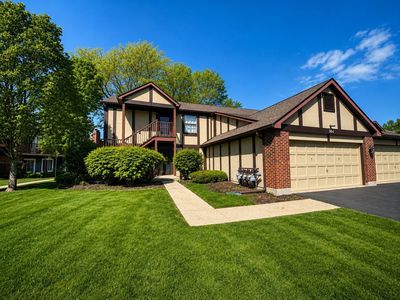 384 Sandhurst Cir APT 3