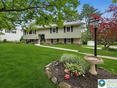 5970 Club House Ln
