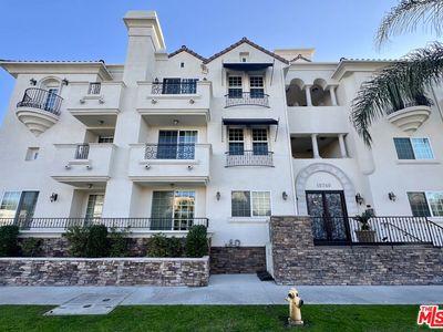 10740 Moorpark St APT 305