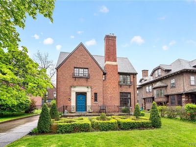 90 Jewett Pkwy