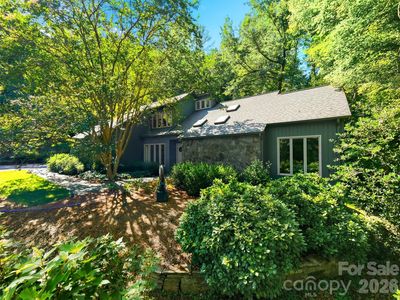 414 Stonecroft Dr SE