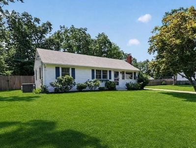 27 John Adams Dr