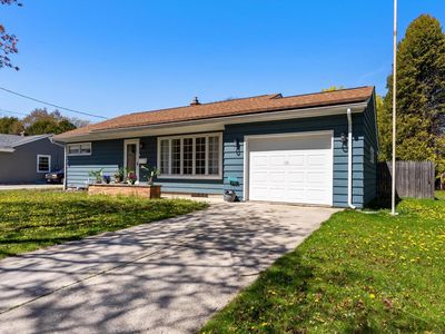 2018 Menasha AVENUE