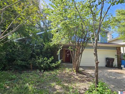 719 W Leon Dr