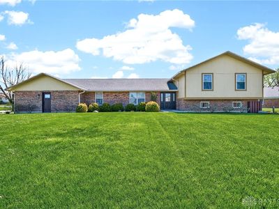 3665 Meadowcourt Dr