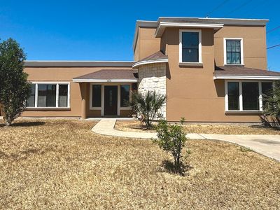 2101 PERSHING CIR