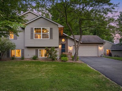 Property at 8117 Dakota Ln, Chanhassen, MN