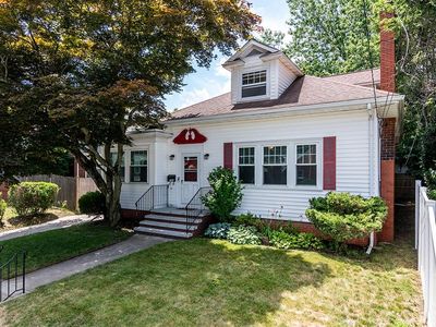 389-391 Pontiac Ave