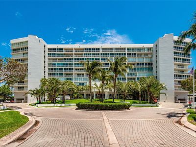 600 Grapetree Dr APT 9GN