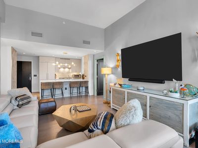 15 Morris Avenue #611