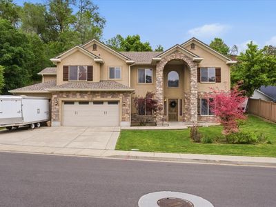 2452 Oak Ln