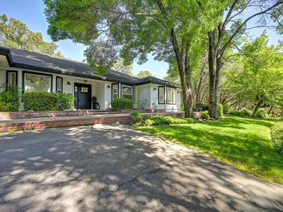 1440 Shadow Rock Dr
