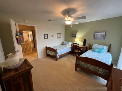 702 N Holiday Dr APT 4