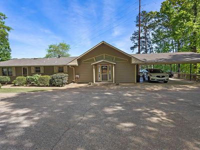 114 Lakeshore Ct