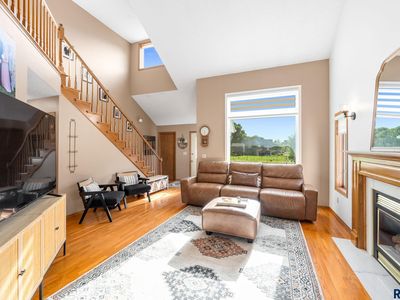2200 S Crown Hill Dr
