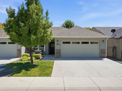 2765 E Apricot Dr