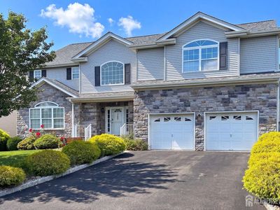 77 Timberhill Dr