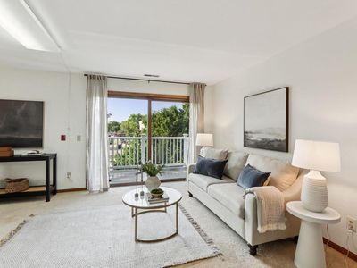 940 Acewood Boulevard