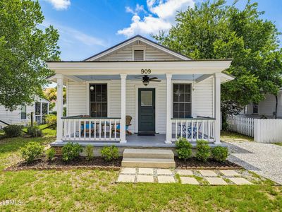 909 8th Street