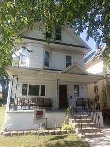 140 Royal Ave