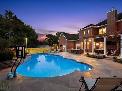 331 E Fairway Ln