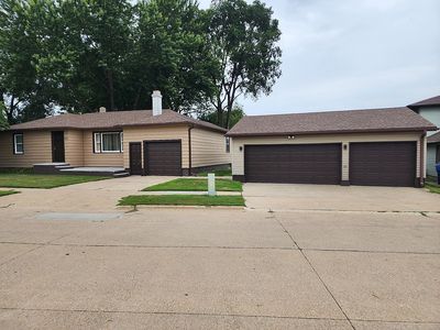 211 W Progress St