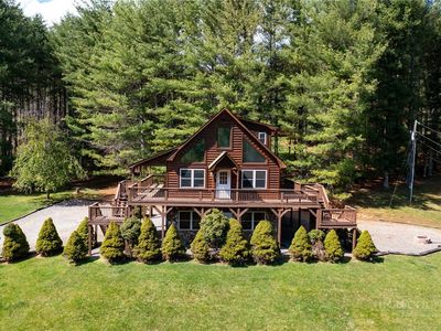 11 Lucky Lakes Drive