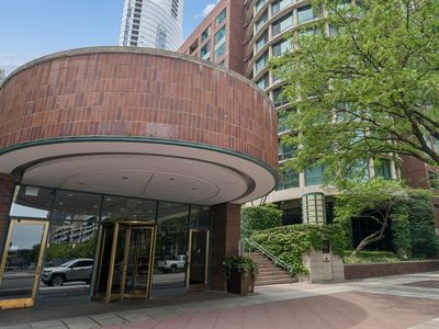 480 N McClurg Ct APT 413