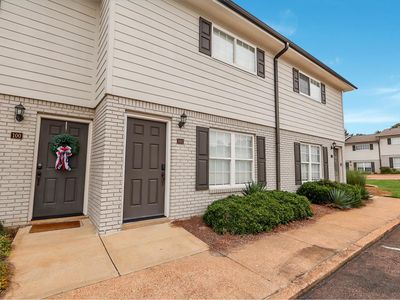 1802 Jackson Ave W APT 101