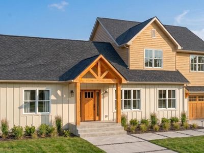 224 W Holly Springs Rd